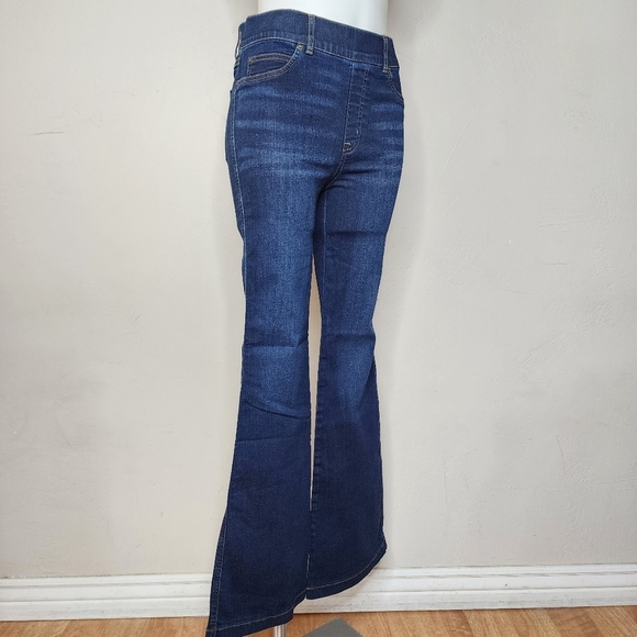 SPANX Spanxshape Everywear Flare Jeans Authentic Blue Size Medium - Picture 8 of 12